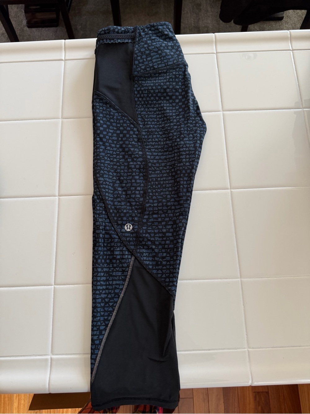 Lululemon Black & Blue Cropped Leggings